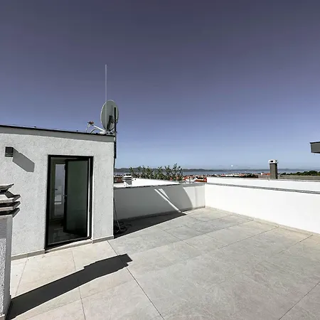 Brand New 2 Bed, 1 Bath Condo Zára Kültér fotó