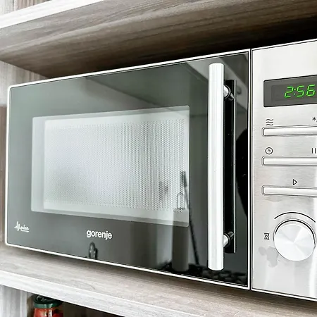 Brand New 2 Bed, 1 Bath Condo Zára Kültér fotó
