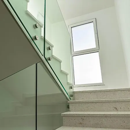 Brand New 2 Bed, 1 Bath Condo Zára Kültér fotó
