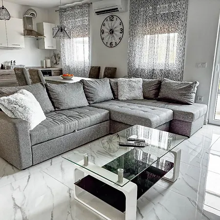 Brand New 2 Bed, 1 Bath Condo Zára Kültér fotó