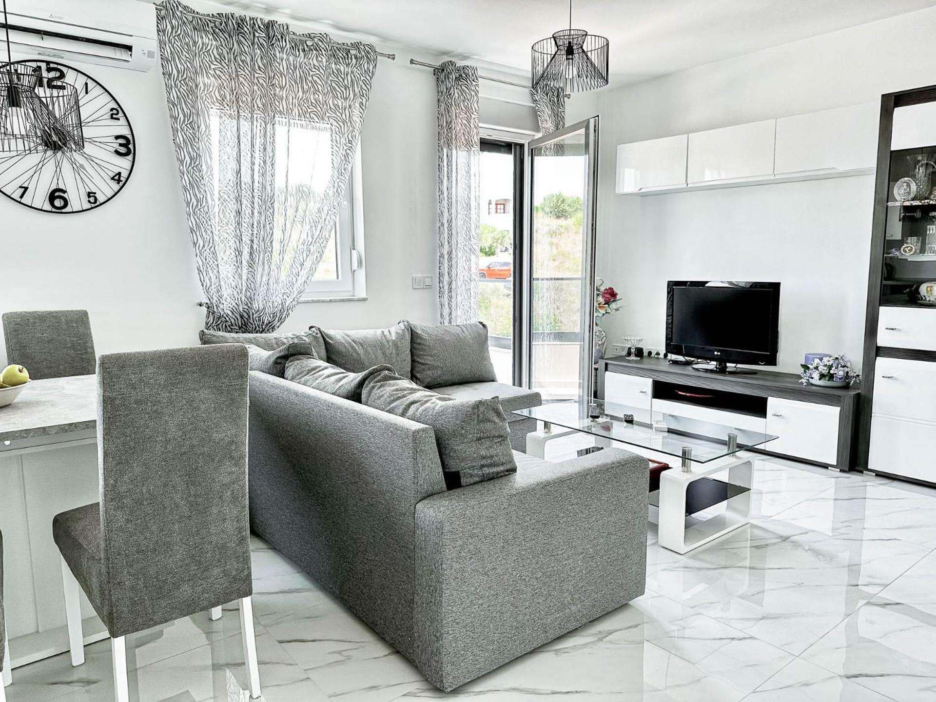 Brand New 2 Bed, 1 Bath