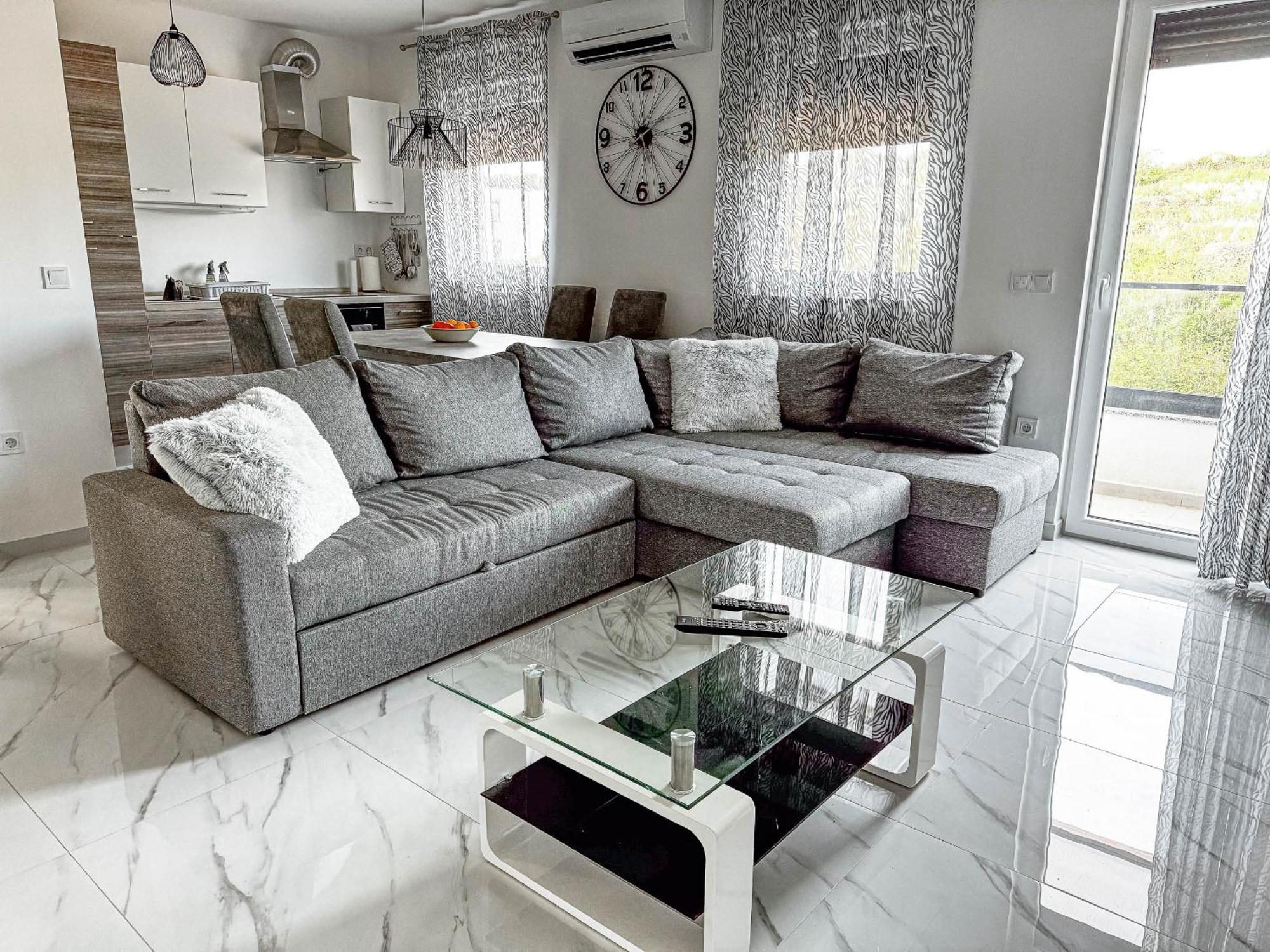 Brand New 2 Bed, 1 Bath * Zadar